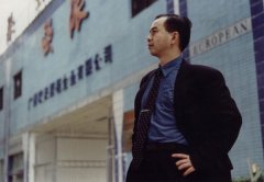 <b>帜明显地提出了“潜法则不堵</b>